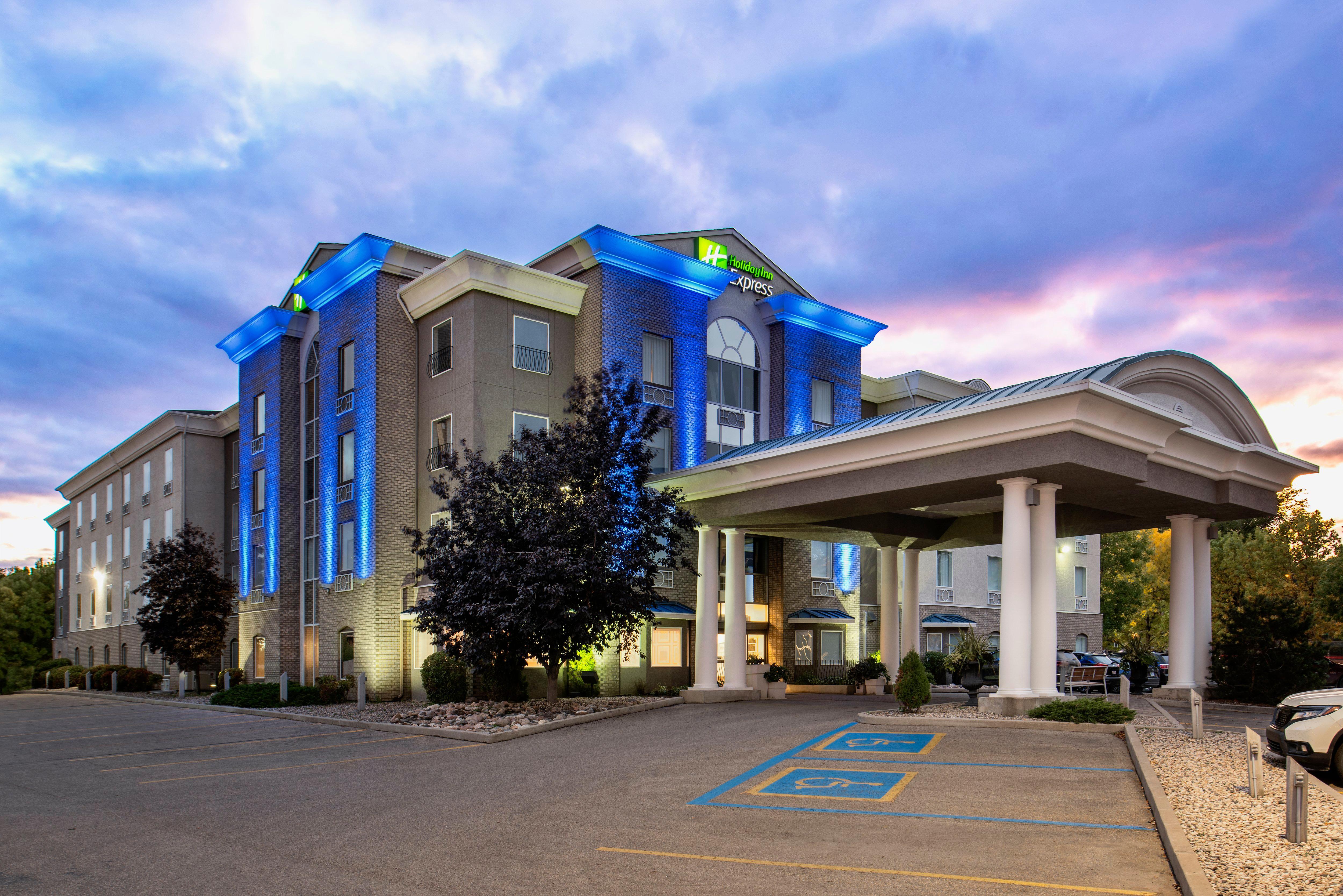 Holiday Inn Express Hotel & Suites Saskatoon By Ihg Εξωτερικό φωτογραφία