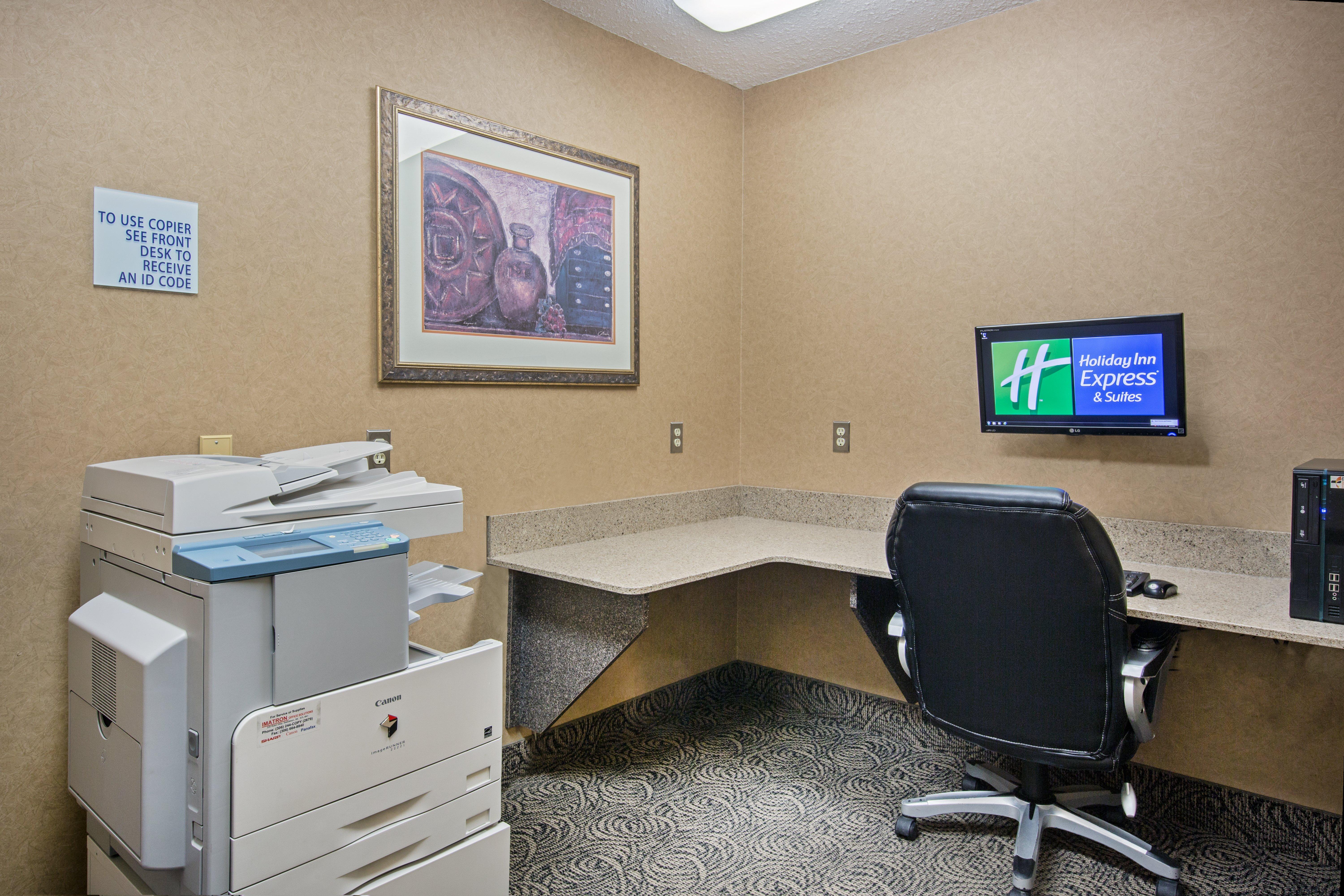 Holiday Inn Express Hotel & Suites Saskatoon By Ihg Εξωτερικό φωτογραφία