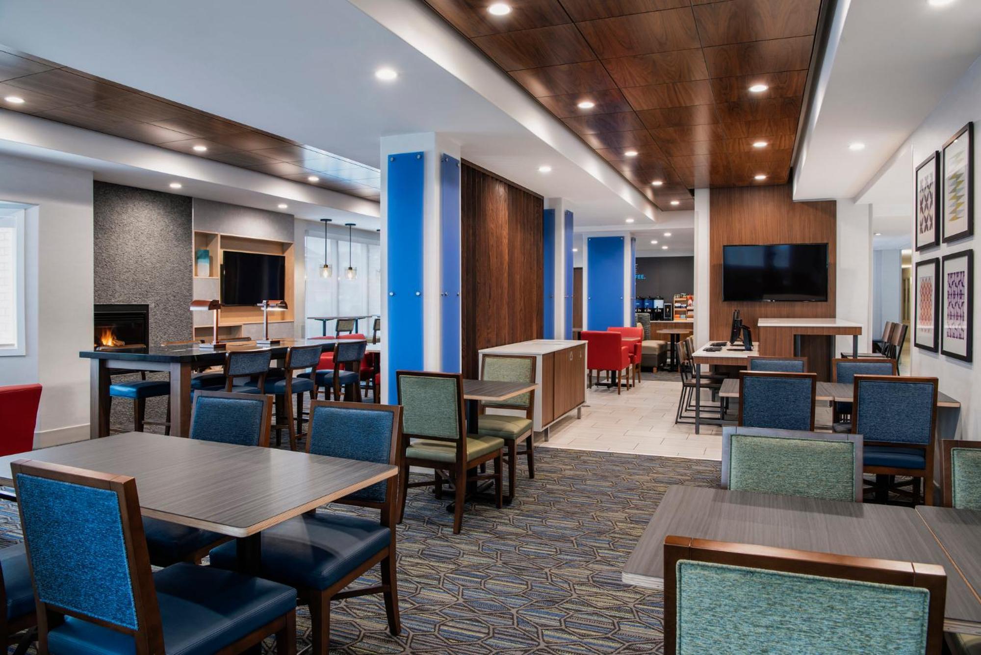 Holiday Inn Express Hotel & Suites Saskatoon By Ihg Εξωτερικό φωτογραφία